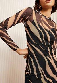 Friends Like These LONG SLEEVE MIDI - Denní šaty - brown