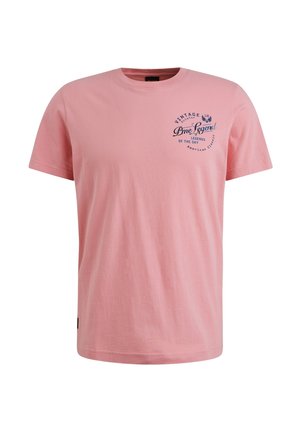 Camiseta de algodón rosa con cuello redondo, mangas cortas y un estampado gráfico en la parte delantera en color navy que incluye texto y símbolos. Ajuste sencillo y relajado.