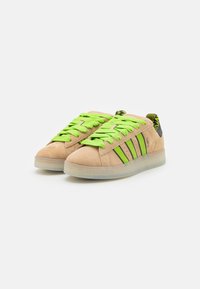 adidas Originals CAMPUS 00S GLOW IN THE DARK UNISEX - Trainers - magic beige/semi solar green/core black