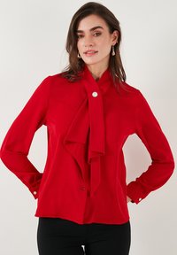 Unselected, red