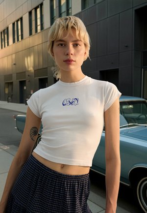 Obey Clothing SWIRLY SCRIPT - Camiseta estampada - white