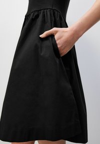Next SUMMER MINI - REGULAR FIT - Haljina od žerseja - black