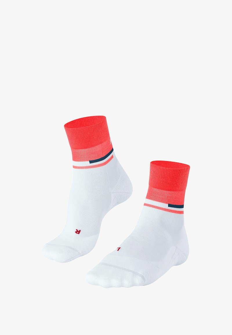 Calzettoni bianchi alla caviglia con un brillante risvolto rosso caratterizzato da strisce orizzontali rosse e blu navy. Texture liscia con dettagli del logo sul lato.