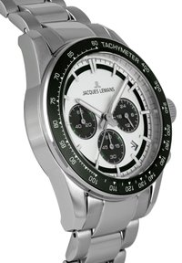 Silberner Chronograph aus Edelstahl mit grünem Tachymeter-Lünette, weißem Zifferblatt und drei schwarzen Unterzifferblättern. Verfügt über leuchtende Zeiger und Markierungen.