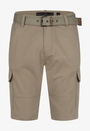 Beige Cargo-Shorts aus einem Stoff mit glatter Textur. Verfügt über zwei seitliche Taschen und einen robusten gewebten Gürtel mit einer Metallschnalle.