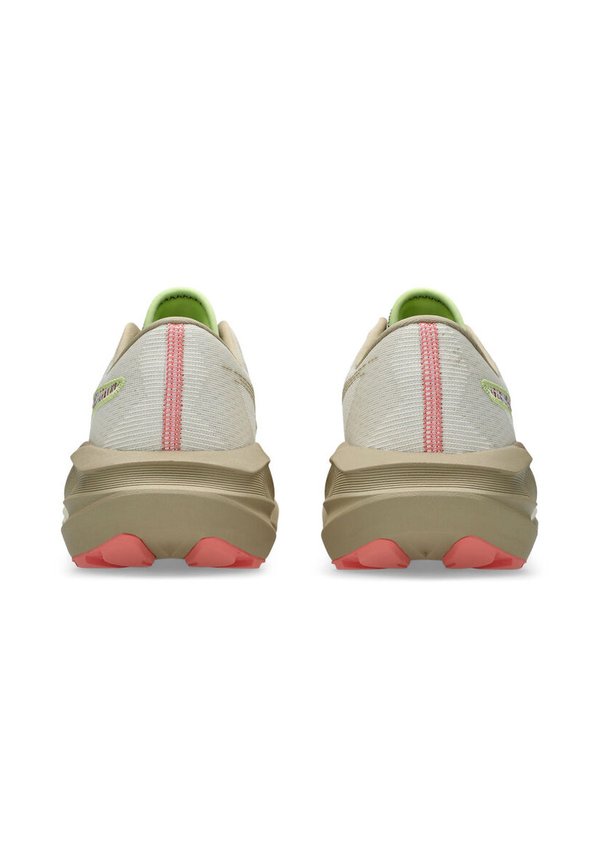 NOVABLAST 5 TR - Road running shoes - nature bathing guava2