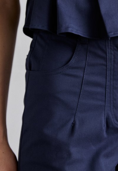 STAUD LUCA PANT - Püksid - navy