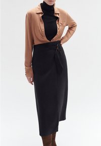 Caroll FRENCH BRAND FASHION ELEGANT MODERN - Jupe portefeuille - noir - ZALANDO.FR