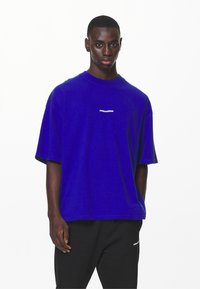 Pegador LOGO BOXY TEE - Jednoduché tričko - washed endless blue