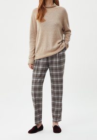 Finn Flare Trui - beige