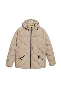 Chaqueta acolchada beige con capucha, con un patrón de costura diagonal, cierre negro y dos bolsillos laterales; interior en amarillo brillante.