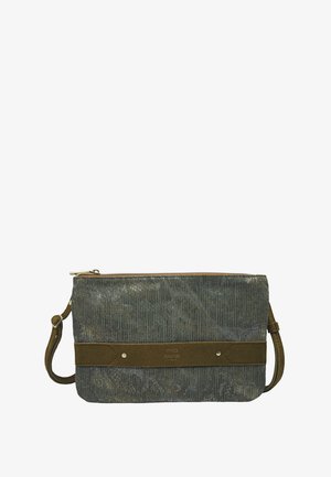 Pochette rectangulaire grise texturée avec sangle en daim marron et bracelet ajustable, fermeture à glissière et logo "mila louise PARIS".