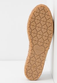 Love Moschino Espadrilles - white