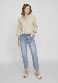 VILA Blusa - feather gray