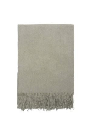 Szary, pleciony koc z frędzlami, o miękkiej fakturze i prostokątnym kształcie. Wymiary wynoszą około 60 x 80 cm. Prosty i neutralny design.