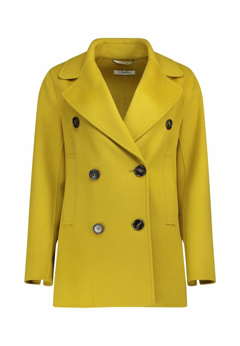 Cappotto giallo senape in lana doppiopetto con ampi rever e bottoni neri, dotato di due tasche frontali e maniche lunghe.