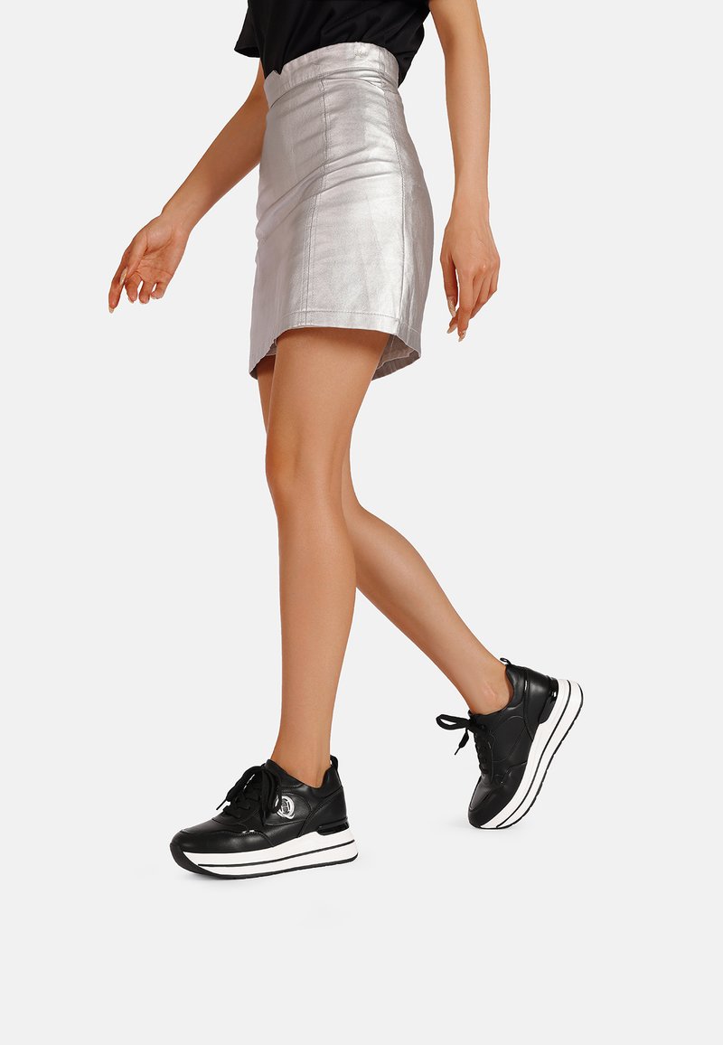 Queen Helena Sneakers basse - nero