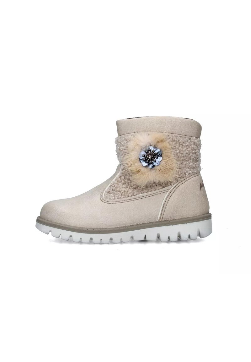 Stivaletto beige alla caviglia con finitura in pelle liscia, caratterizzato da un pannello in pelliccia testurizzata e un pompon in pelliccia decorativo con un accento floreale. Suola in gomma bianca.