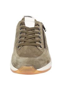 Grüne Wildledersneaker mit weißen Akzenten, runde Zehenpartie, sechs Ösen und seitlichem Reißverschluss. Gummisohle mit strukturierter Oberflächenbeschaffenheit.