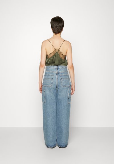 Agolde MAGDA CARPENTER - Wide Leg - entrance