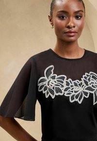 Lipsy REGULAR FIT - FLUTTER SLEEVE WITH FLORAL APPLIQUE TRIM - T-Shirt print - monochrome