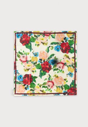 Firkan silketørklæde med farverigt blomsterprint i rød, pink, blå, gul og grøn på en lys baggrund med en tynd mørk kant.