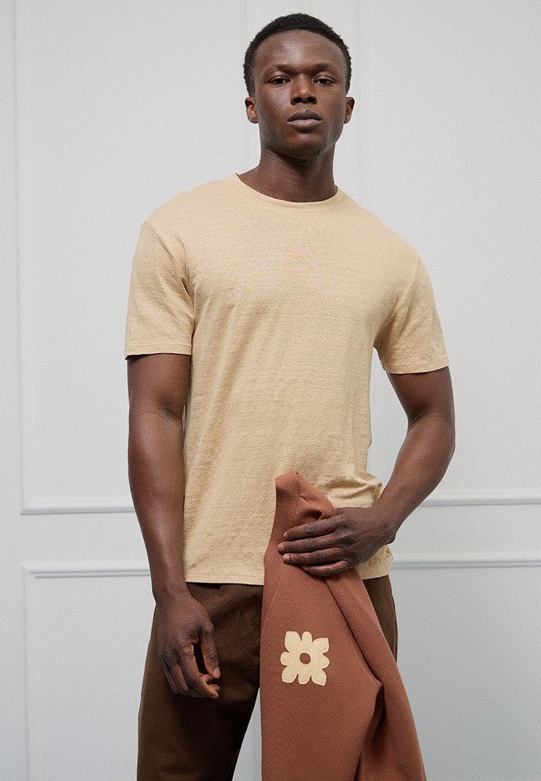 sandro T-shirt basic lichtbruin