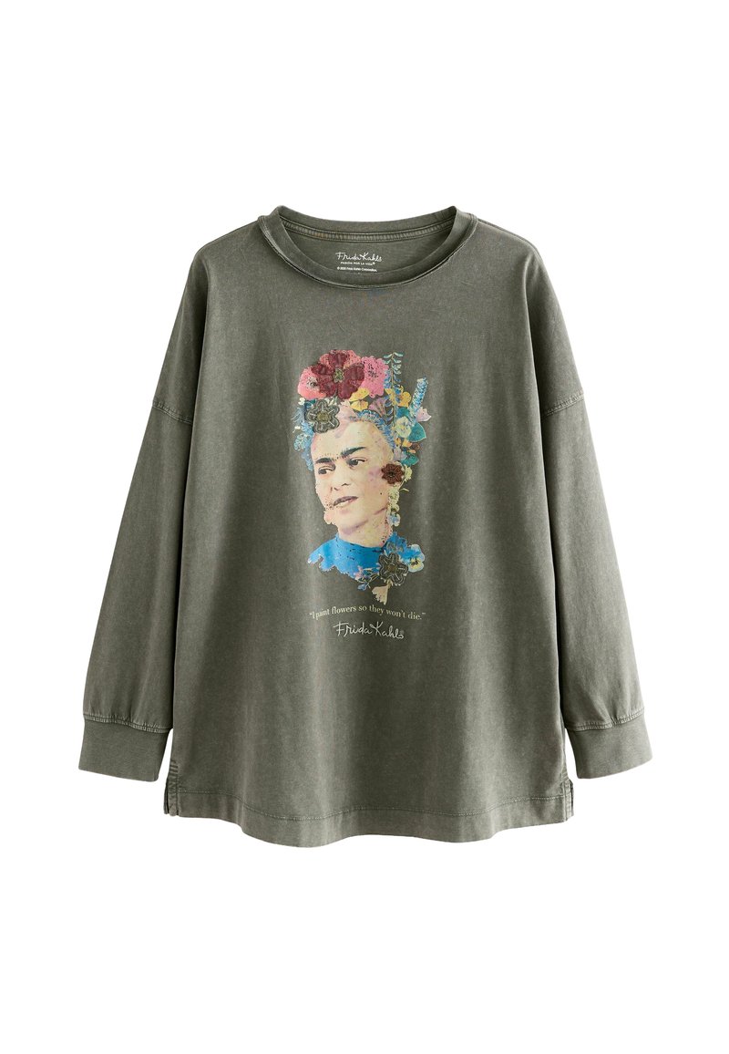 Olivgrünes Langarm-T-Shirt mit floralem Grafikporträt und einem Zitat, das Frida Kahlo zugeschrieben wird. Aus weichem Baumwollmaterial, lässiger Schnitt.