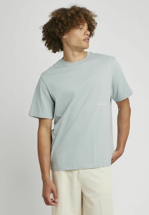 BZB DEVANT DOS - T-shirt imprimé - vert kaki