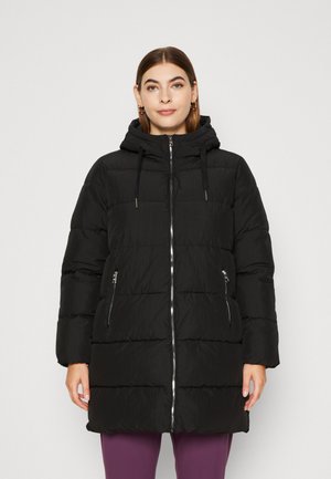Veste rembourrée noire avec capuche, dotée d'une fermeture éclair sur le devant et de deux poches latérales zippées. Fini brillant et design matelassé.