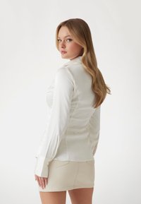 Guess SLIM FIT - Camicia - weiß