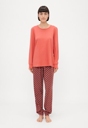 Pyjamas - red