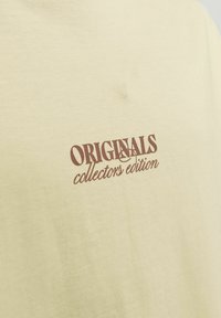 Jack & Jones Camiseta estampada - italian straw