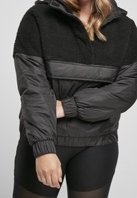 Urban Classics Vinterjacka - black