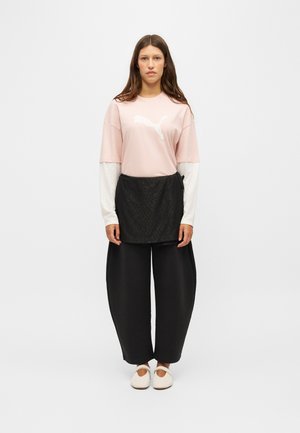 Puma OVERLAY BARREL SKOUSERS - Pantalon classique - black