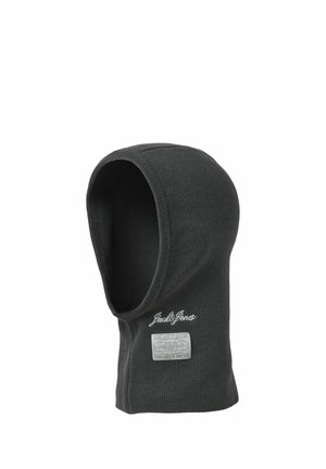 Zwarte gebreide balaclava met "Jack & Jones"-logo en een klein rechthoekig embleem met tekst en een wereldbolontwerp.