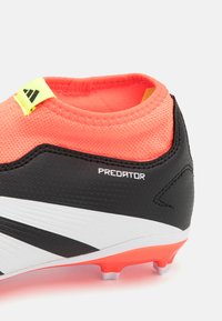 adidas Performance PREDATOR LEAGUE LL FG UNISEX - Voetbalschoenen voor harde ondergrond - core black/footwear white/solar red