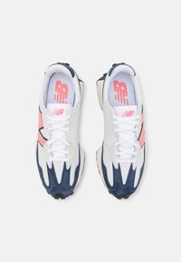 New Balance MS327 UNISEX - Sapatilhas - munsell white