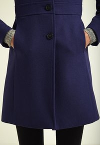 United Colors of Benetton Kort kappa / rock - purple