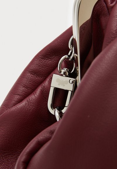 WEEKEND MaxMara MARCHE - Clutch - rubino