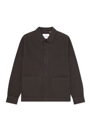 Σκούρο γκρι μπουφάν από βαμβάκι με εμπρός κλείσιμο με κουμπιά, γιακά με μυτερές άκρες και δύο μπροστινές τσέπες με πατ. Απαλή υφή με ελάχιστες λεπτομέρειες.