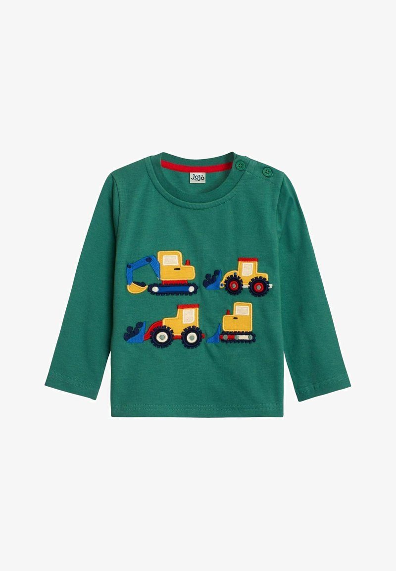 Grünes langärmliges Hemd mit bunten gestickten Fahrzeugen: einem Bagger, zwei Traktoren und Laubakzenten. Mit Knopfdetails an der Schulter.
