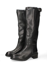 Stivali neri in pelle al ginocchio con una superficie liscia, punta quadrata, tacco basso a blocco, zip laterale e una fascia decorativa nella parte superiore.