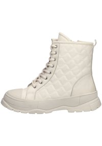 Witte gewatteerde hoge sneakers met vetersluiting, rubberen zool, ronde neus en een gestructureerde afwerking voor extra grip.