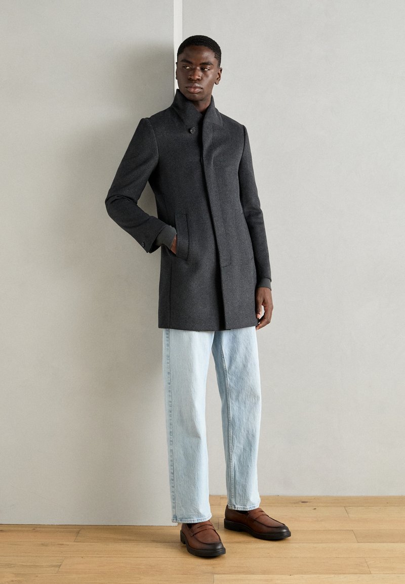 Isaac Dewhirst HIDDEN BUTTON PLACKET - Abrigo corto - dark grey