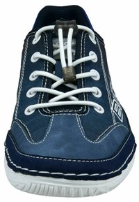 Blauer Sportschuh mit strukturiertem Obermaterial, kontrastierenden Nähten, weißen Schnürsenkeln und Gummisohle. Abgerundete Zehenpartie und gepolsterter Schaft. Akzentuiertes Designdetail.