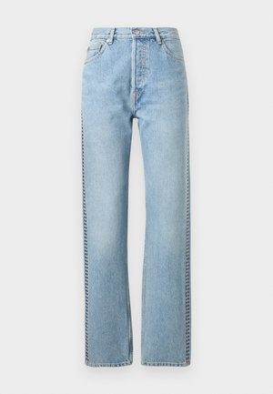 Jeans en denim bleu clair avec une taille haute, un design à jambe droite et des surpiqûres visibles le long des côtés. Style classique à cinq poches.