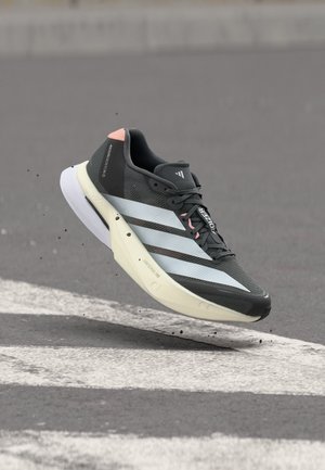 adidas Performance, ADIZERO BOSTON 13 - Παπούτσια για τρέξιμο σε δρόμο - grey five/footwear white/haze coral