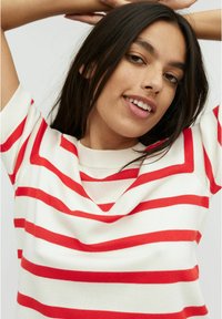 mbyM CARLA - Trükipildiga T-särk - sugar flame stripe