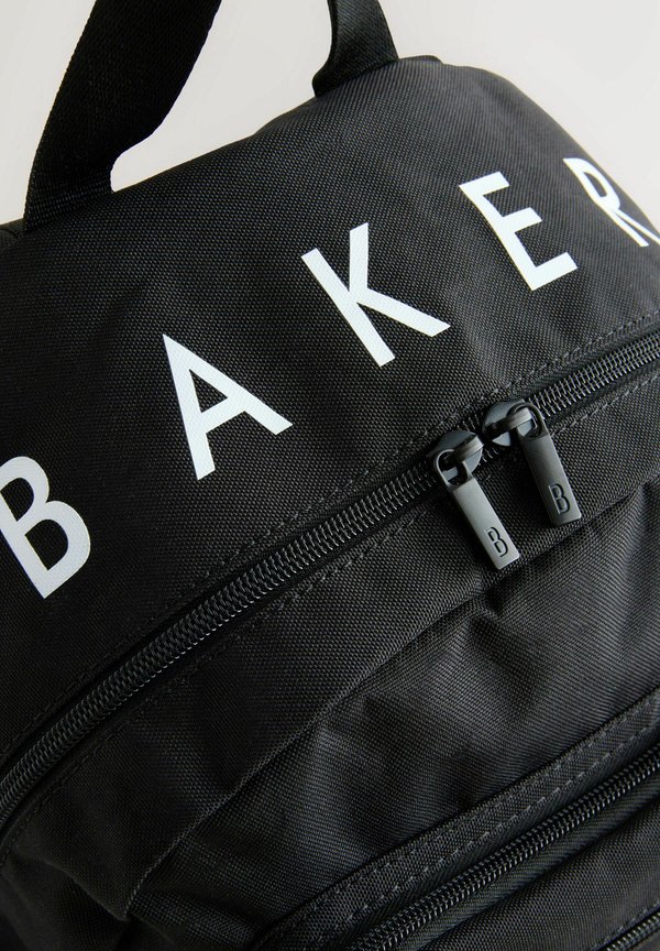 DOUBLE POCKET – Schulranzen